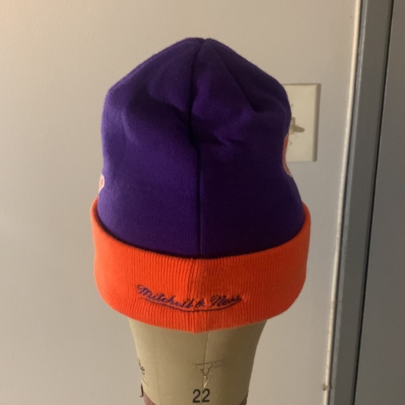 Phoenix Sun Mitchell & Ness Beanie - Picture 3 of 5